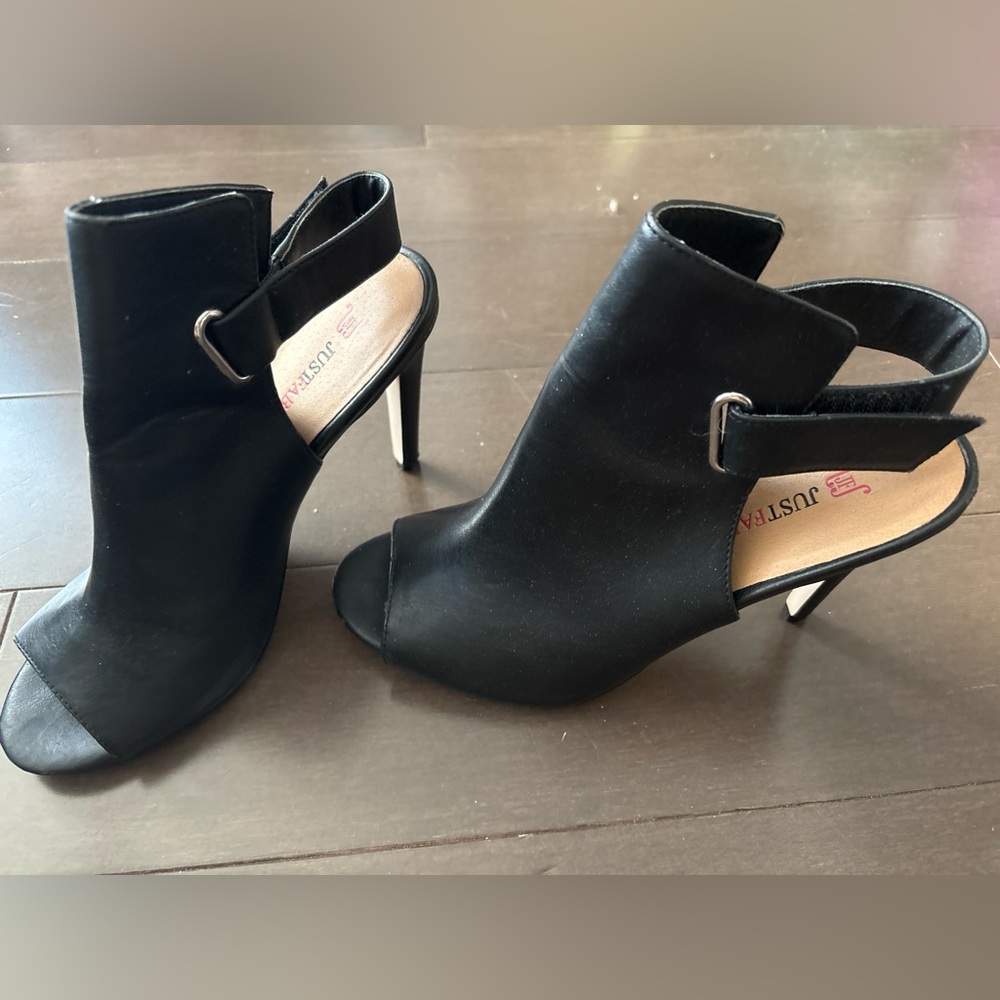 🥳SOLD•Just Fab size 9 heels